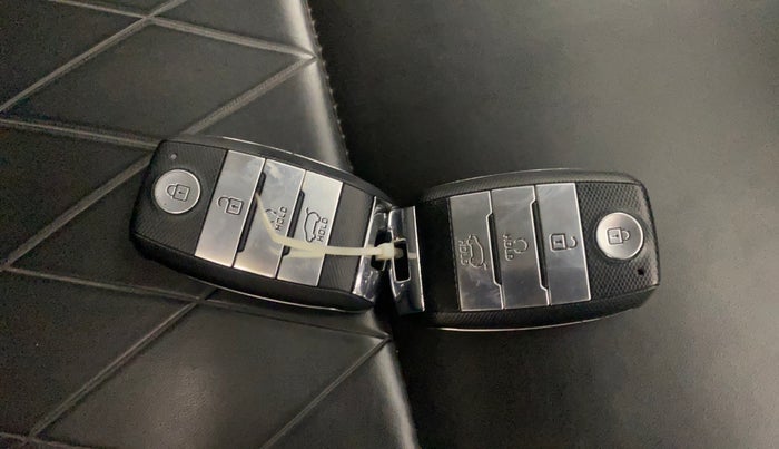 2022 KIA SONET HTX 1.0 IMT, Petrol, Manual, 41,709 km, Key Close Up