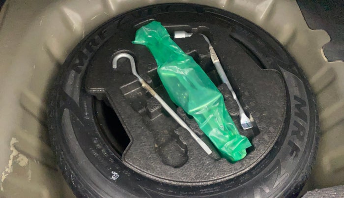 2018 Maruti Ciaz ALPHA 1.5 SHVS PETROL, Petrol, Manual, 53,489 km, Spare Tyre