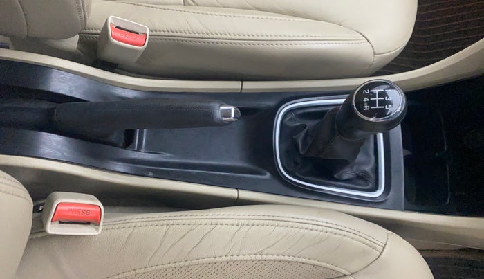 2018 Maruti Ciaz ALPHA 1.5 SHVS PETROL, Petrol, Manual, 53,489 km, Gear Lever