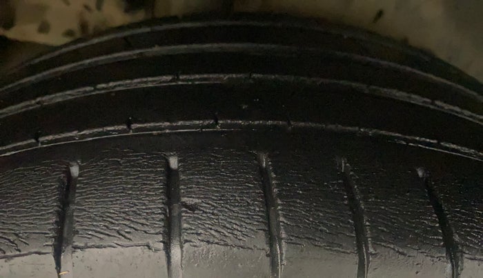 2018 Maruti Ciaz ALPHA 1.5 SHVS PETROL, Petrol, Manual, 53,489 km, Right Rear Tyre Tread