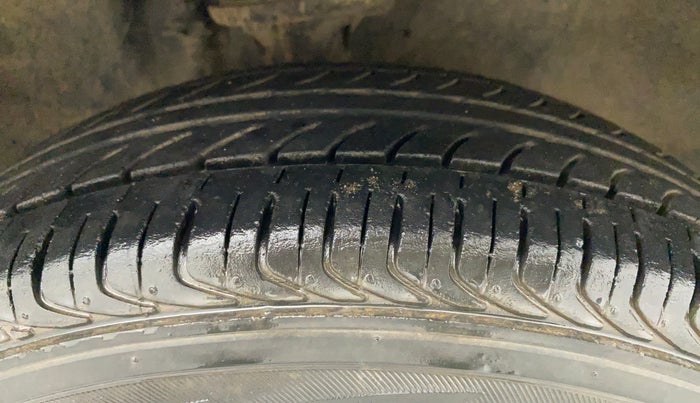 2011 Maruti Alto LXI, Petrol, Manual, 48,803 km, Right Front Tyre Tread