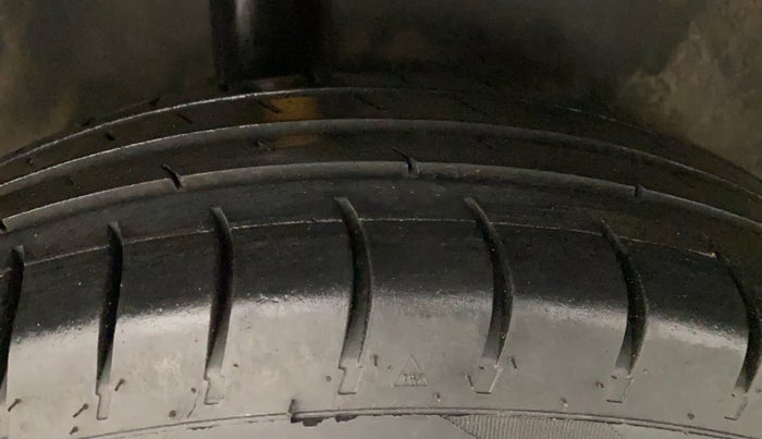 2011 Maruti Swift Dzire VXI, Petrol, Manual, 61,266 km, Right Rear Tyre Tread