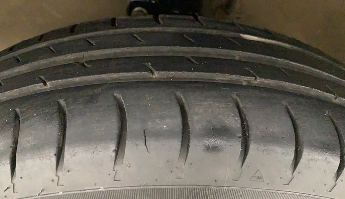 2011 Maruti Swift Dzire VXI, Petrol, Manual, 61,266 km, Left Front Tyre Tread