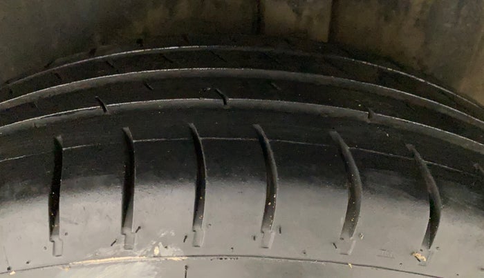 2011 Maruti Swift Dzire VXI, Petrol, Manual, 61,266 km, Left Rear Tyre Tread