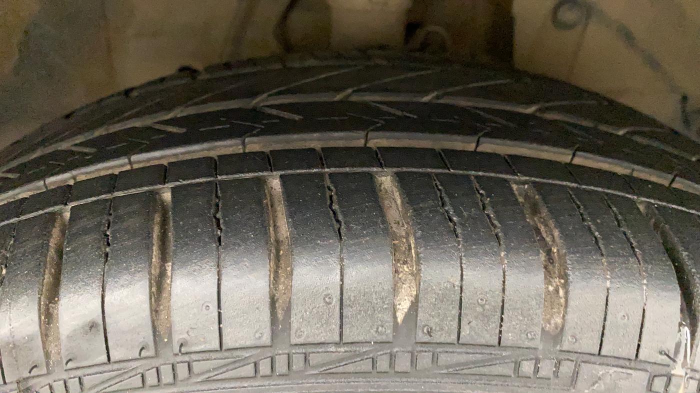 2017 Honda Jazz 1.2L I-VTEC V AT, Petrol, Automatic, 90,727 km, Right Front Tyre Tread