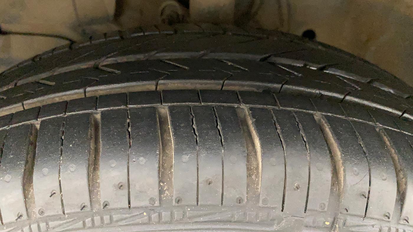 2017 Honda Jazz 1.2L I-VTEC V AT, Petrol, Automatic, 90,727 km, Left Front Tyre Tread