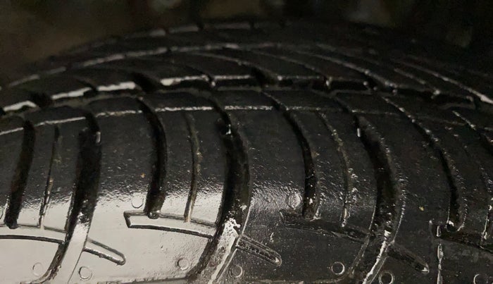 2019 Maruti New Wagon-R ZXI 1.2, Petrol, Manual, 96,908 km, Right Front Tyre Tread