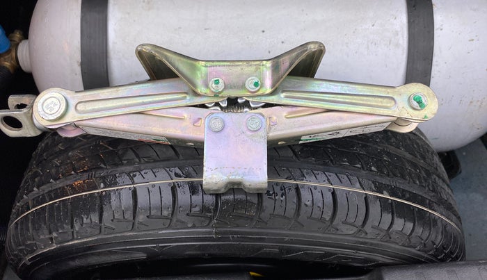 2018 Maruti Baleno ZETA PETROL 1.2, CNG, Manual, 53,715 km, Spare Tyre