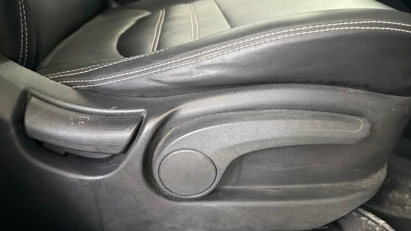 2017 Hyundai Creta SX PLUS 1.6 PETROL, Petrol, Manual, 82,630 km, Driver Side Adjustment Panel