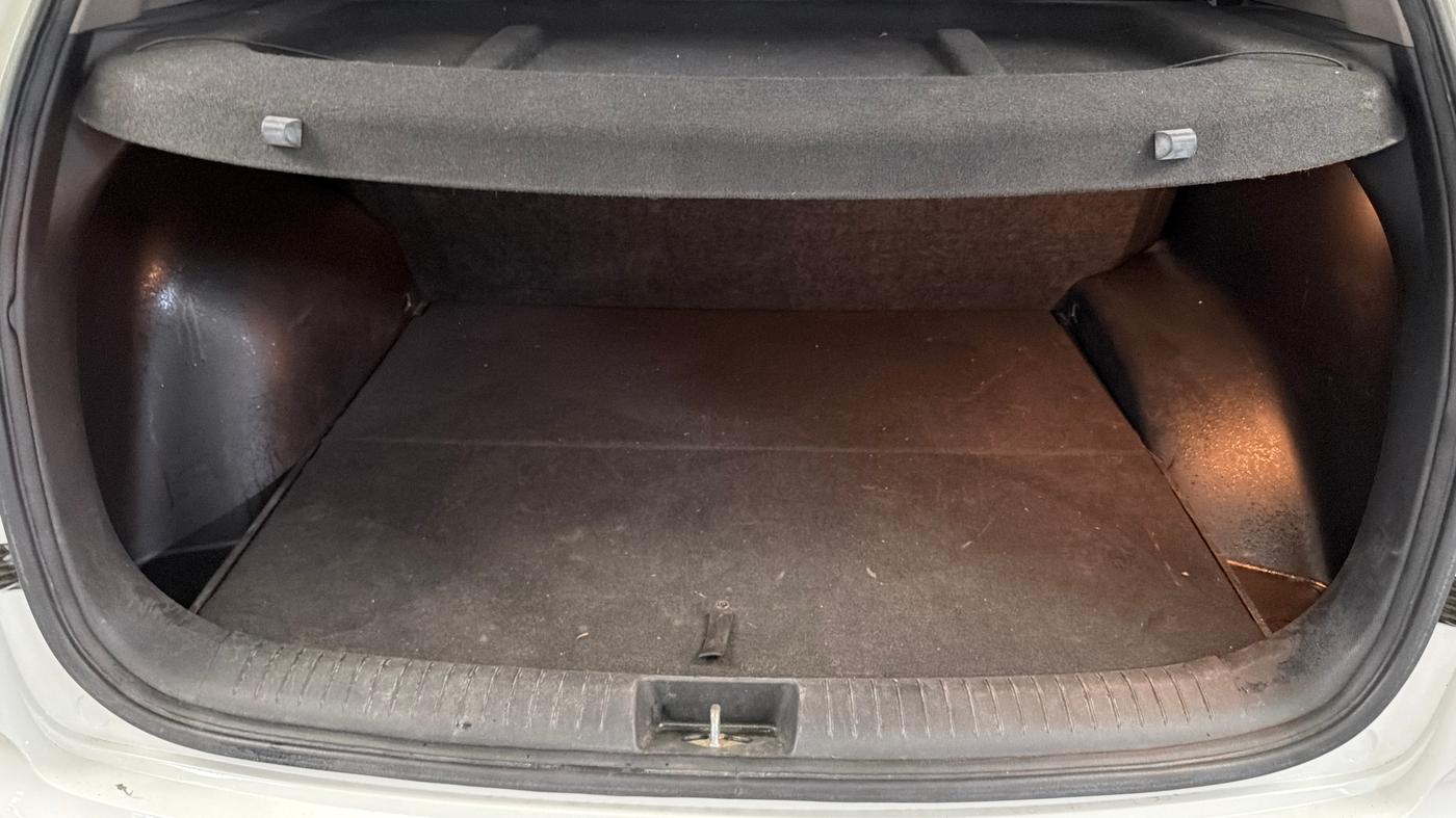 2017 Hyundai Creta SX PLUS 1.6 PETROL, Petrol, Manual, 82,630 km, Boot Inside