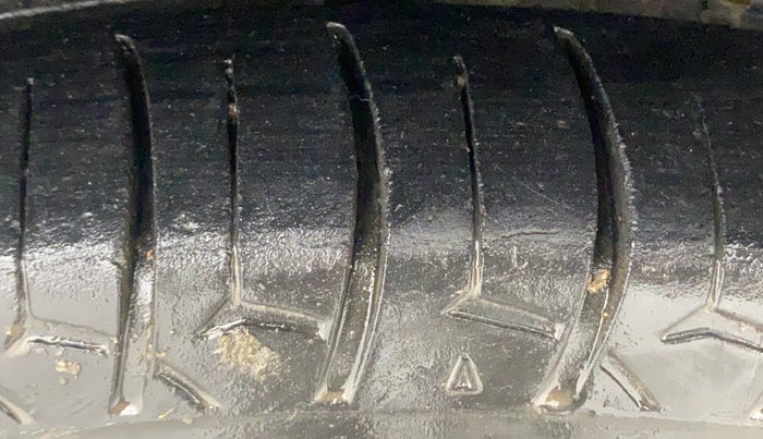 2021 Tata Tiago XT (O) PETROL, Petrol, Manual, 27,695 km, Right Rear Tyre Tread