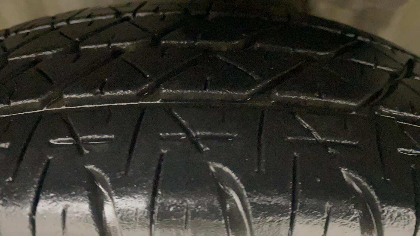 2012 Maruti Ritz VXI, CNG, Manual, 65,573 km, Left Front Tyre Tread