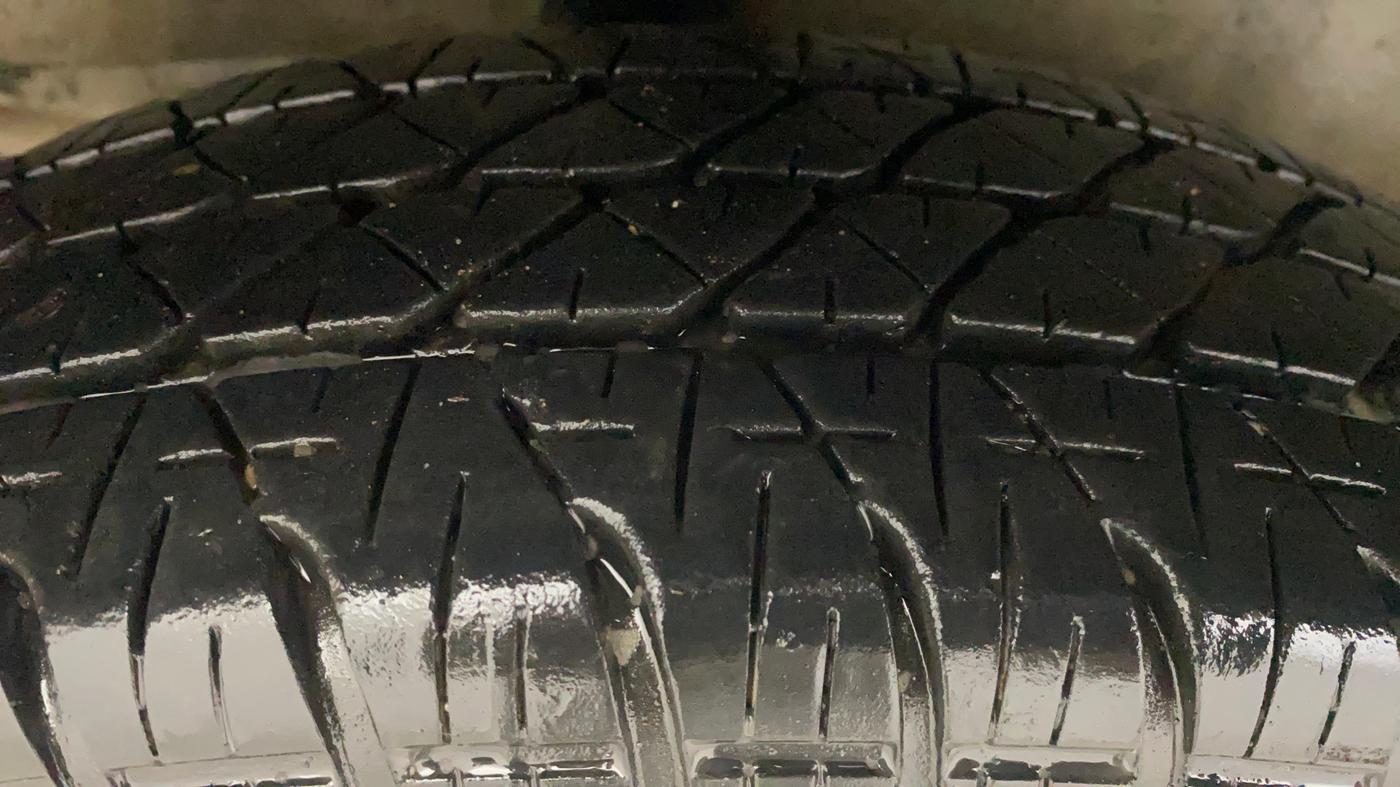 2012 Maruti Ritz VXI, CNG, Manual, 65,573 km, Right Rear Tyre Tread