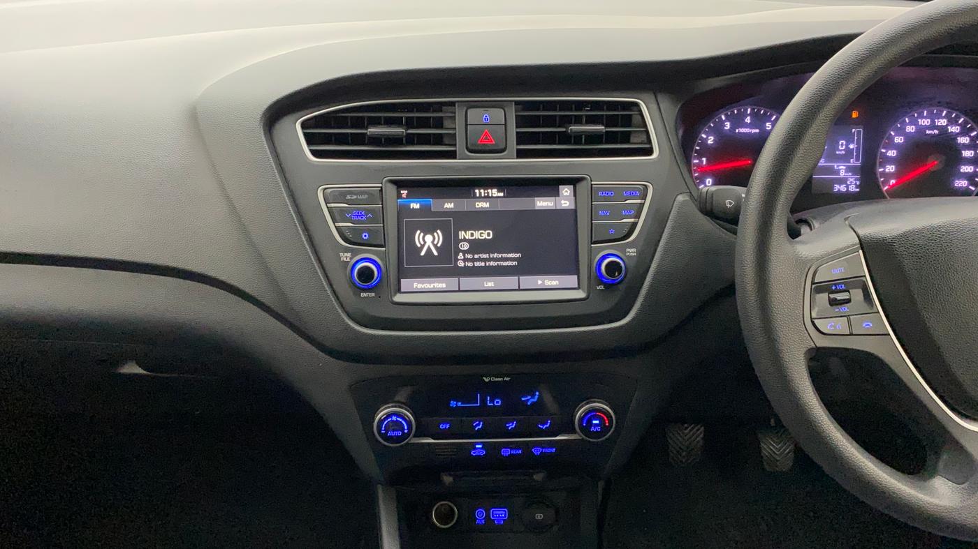 2018 Hyundai Elite i20 ASTA 1.2 DUAL TONE, Petrol, Manual, 34,618 km, Air Conditioner