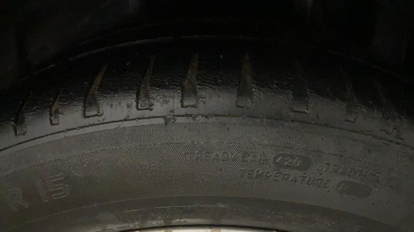 2019 Ford Figo Aspire TITANIUM 1.2 PETROL, Petrol, Manual, 1,14,033 km, Left Rear Tyre Tread