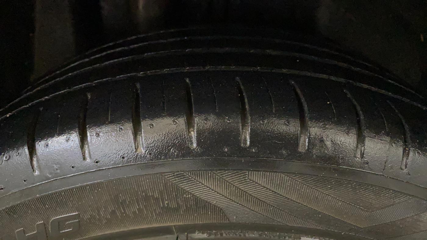 2019 Ford Figo Aspire TITANIUM 1.2 PETROL, Petrol, Manual, 1,14,033 km, Right Rear Tyre Tread
