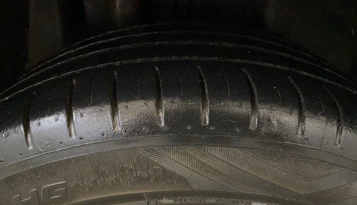 2019 Ford Figo Aspire TITANIUM 1.2 PETROL, Petrol, Manual, 1,14,033 km, Right Rear Tyre Tread