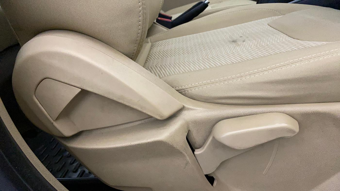 2019 Ford Figo Aspire TITANIUM 1.2 PETROL, Petrol, Manual, 1,14,033 km, Driver Side Adjustment Panel
