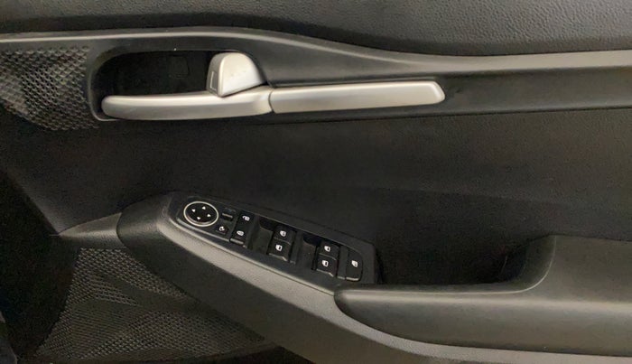 2020 KIA SELTOS HTK PLUS 1.5, Petrol, Manual, 96,978 km, Driver Side Door Panels Control