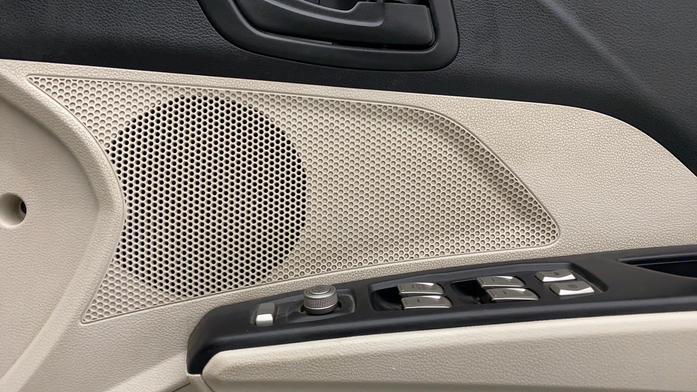 2019 Mahindra XUV300 1.5 W6 MT, Diesel, Manual, 73,403 km, Speaker