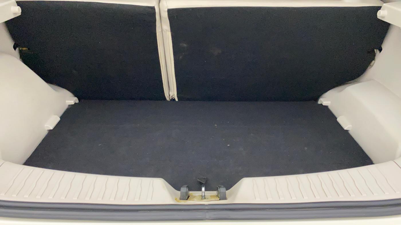 2019 Mahindra XUV300 1.5 W6 MT, Diesel, Manual, 73,403 km, Boot Inside