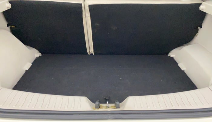 2019 Mahindra XUV300 1.5 W6 MT, Diesel, Manual, 73,403 km, Boot Inside