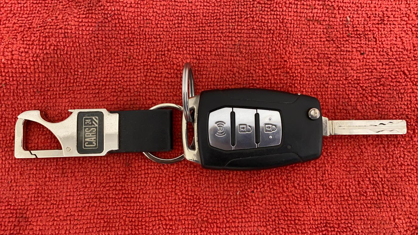 2019 Mahindra XUV300 1.5 W6 MT, Diesel, Manual, 73,403 km, Key Close Up