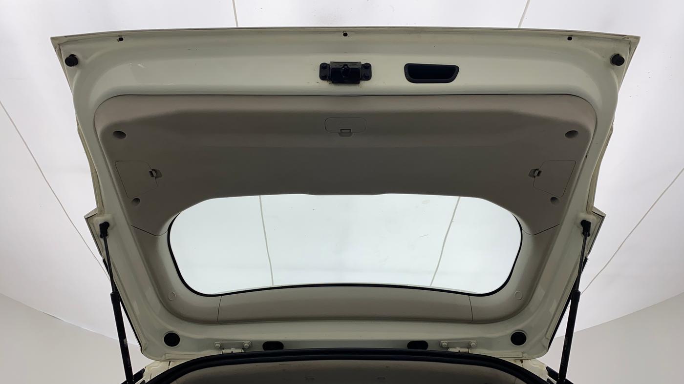 2019 Mahindra XUV300 1.5 W6 MT, Diesel, Manual, 73,403 km, Boot Door Open