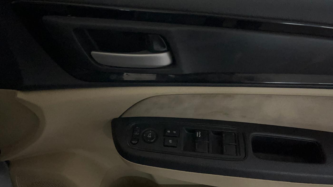 2019 Honda Amaze 1.5L I-DTEC S, Diesel, Manual, 91,818 km, Driver Side Door Panels Control