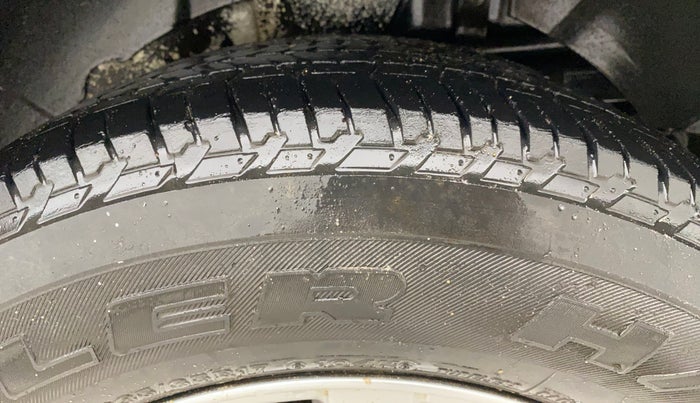 2017 Mahindra XUV500 W9, Diesel, Manual, 74,687 km, Left Rear Tyre Tread