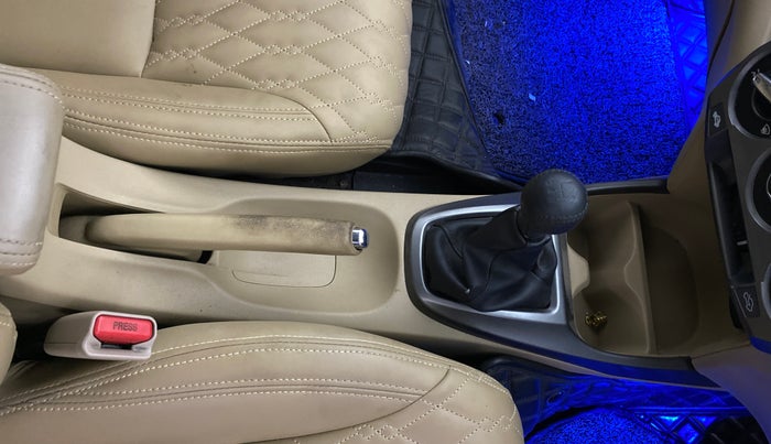 2013 Honda City 1.5L I-VTEC V MT, Petrol, Manual, 1,00,974 km, Gear Lever