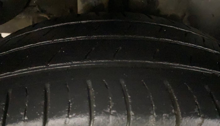 2016 Hyundai Creta BASE 1.6 PETROL, Petrol, Manual, 40,574 km, Right Rear Tyre Tread