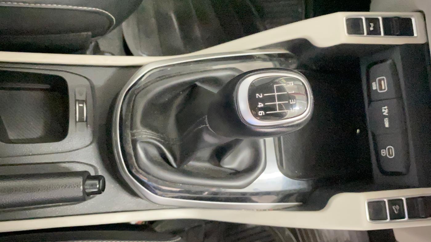 2023 KIA CARENS PRESTIGE PLUS 1.5 IMT DIESEL 7 STR, Diesel, Manual, 66,586 km, Gear Lever
