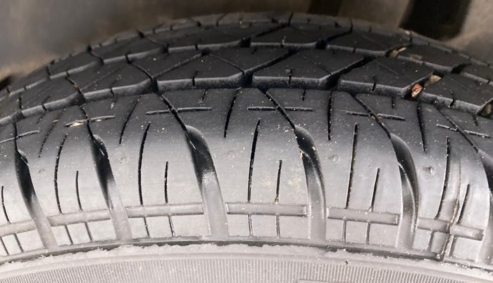 2018 Maruti Dzire VDI AMT, Diesel, Automatic, 50,066 km, Left Rear Tyre Tread