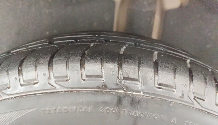 2020 MG HECTOR PLUS SMART 2.0 DIESEL TURBO MT 6-STR, Diesel, Manual, 93,070 km, Left Rear Tyre Tread