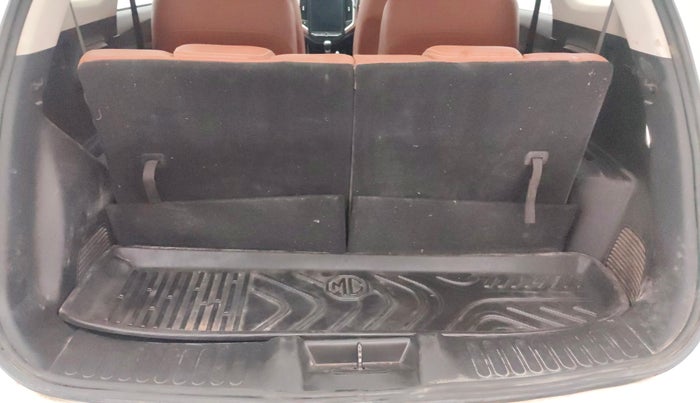 2020 MG HECTOR PLUS SMART 2.0 DIESEL TURBO MT 6-STR, Diesel, Manual, 93,070 km, Boot Inside