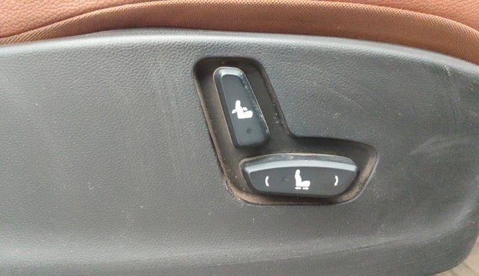 2020 MG HECTOR PLUS SMART 2.0 DIESEL TURBO MT 6-STR, Diesel, Manual, 93,070 km, Driver Side Adjustment Panel