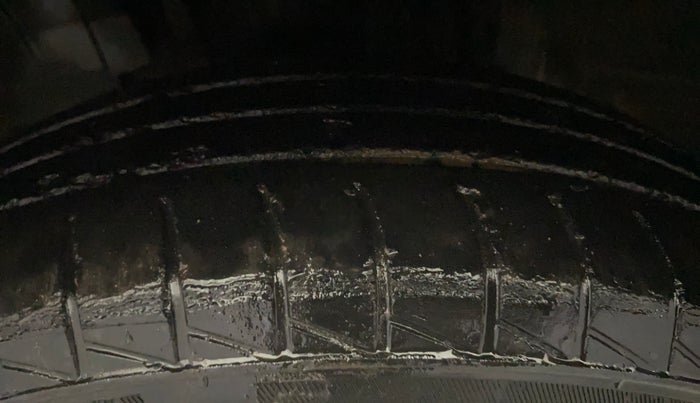 2021 Renault TRIBER RXT, Petrol, Manual, 28,491 km, Left Front Tyre Tread