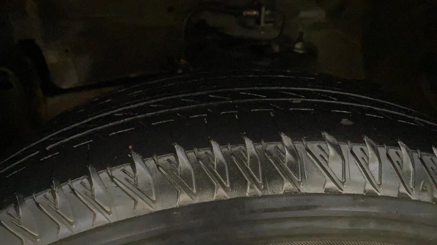2023 Maruti JIMNY ALPHA ALL GRIP PRO AT, Petrol, Automatic, 68,802 km, Left Front Tyre Tread