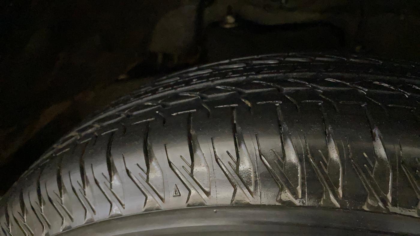 2023 Maruti JIMNY ALPHA ALL GRIP PRO AT, Petrol, Automatic, 68,802 km, Right Front Tyre Tread
