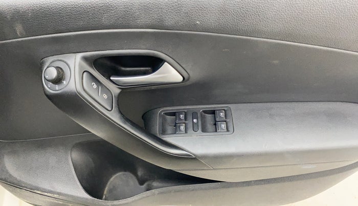 2017 Volkswagen Polo COMFORTLINE 1.2L, Petrol, Manual, 82,094 km, Driver Side Door Panels Control