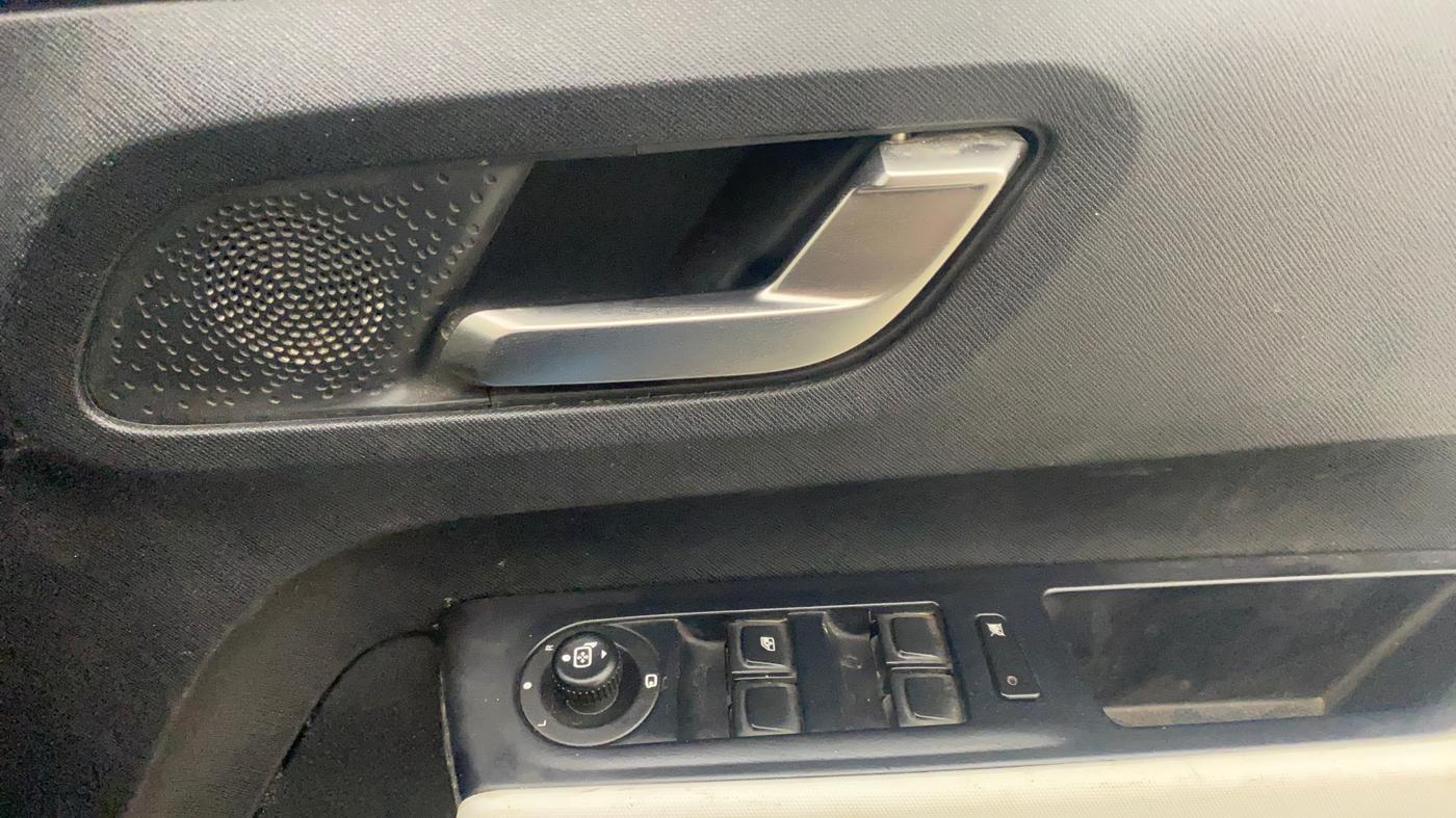 2021 Tata PUNCH CREATIVE  AMT, Petrol, Automatic, 20,842 km, Driver Side Door Panels Control