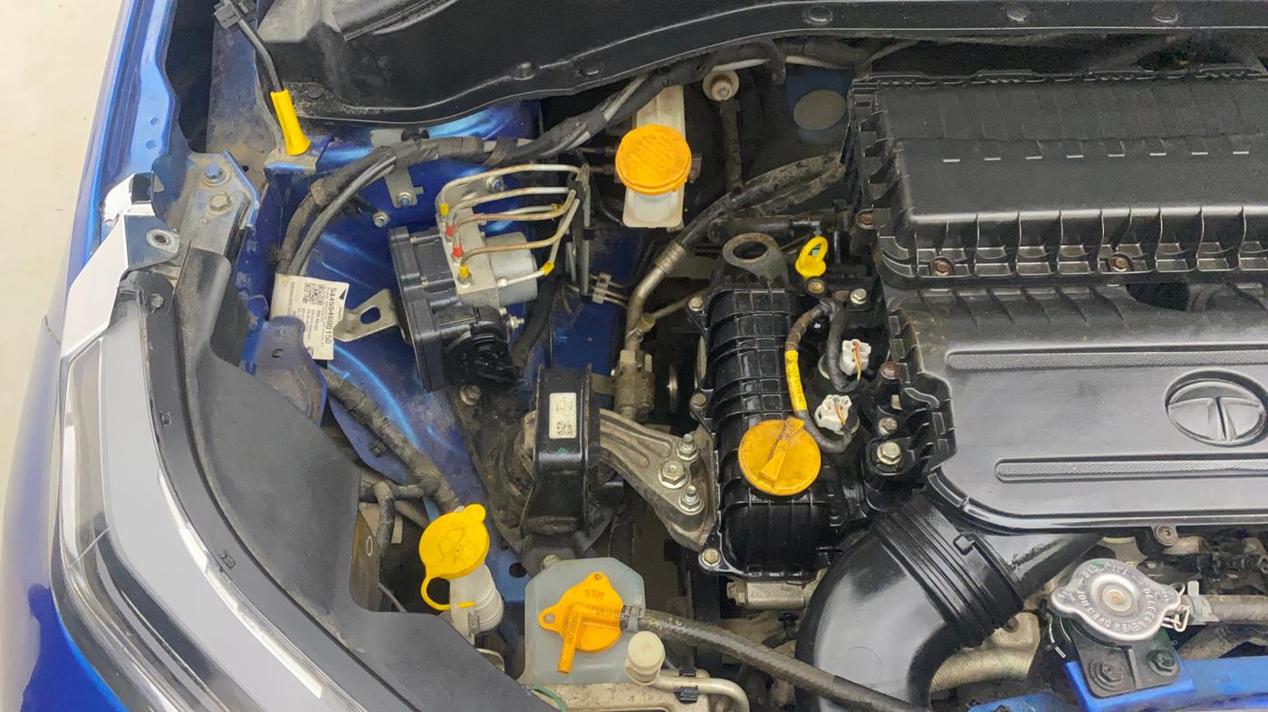 2021 Tata PUNCH CREATIVE  AMT, Petrol, Automatic, 20,842 km, Engine View - Right