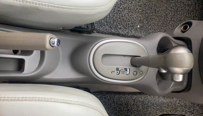 2014 Nissan Micra XV CVT, Petrol, Automatic, 65,964 km, Gear Lever