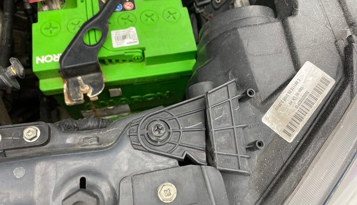 2016 Maruti Vitara Brezza ZDI PLUS, Diesel, Manual, 68,847 km, Left headlight - Clamp has minor damage