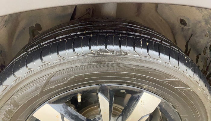 2020 MG HECTOR SHARP 1.5 DCT PETROL, Petrol, Automatic, 45,547 km, Left Front Tyre Tread