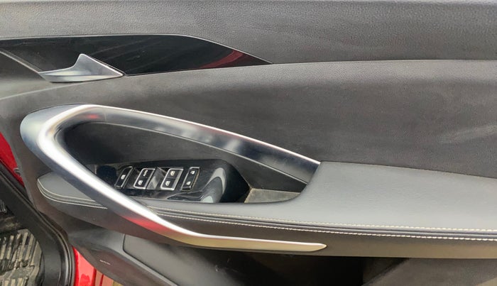 2020 MG HECTOR SHARP 1.5 DCT PETROL, Petrol, Automatic, 45,547 km, Driver Side Door Panels Control