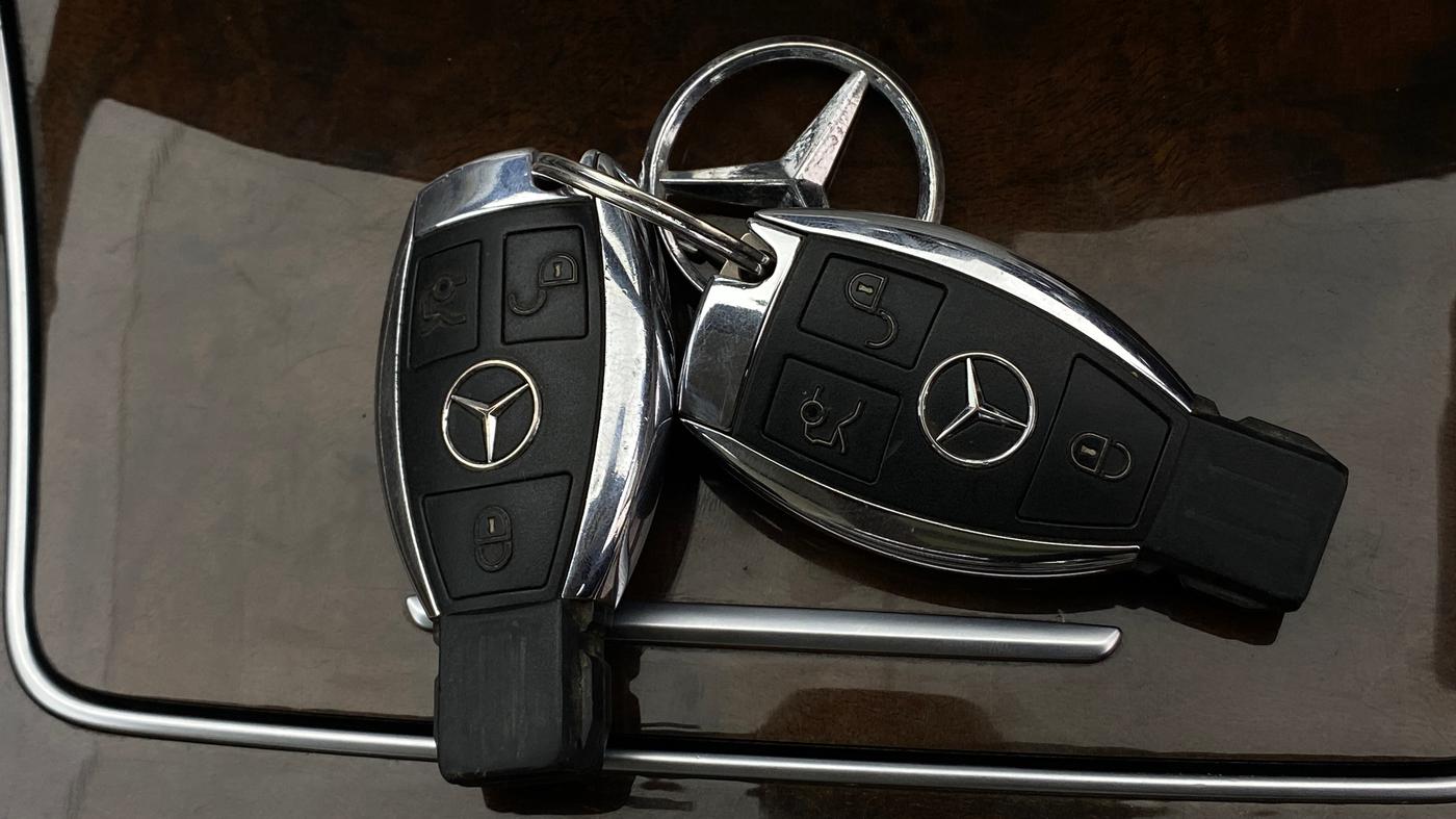 2016 Mercedes Benz C Class C 220 CDI AVANTGARDE, Diesel, Automatic, 42,636 km, Key Close Up