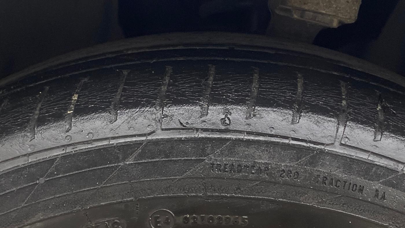 2016 Mercedes Benz C Class C 220 CDI AVANTGARDE, Diesel, Automatic, 42,636 km, Left Front Tyre Tread