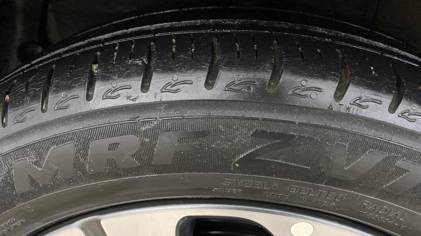 2020 Hyundai AURA SX 1.2, Petrol, Manual, 75,104 km, Right Rear Tyre Tread